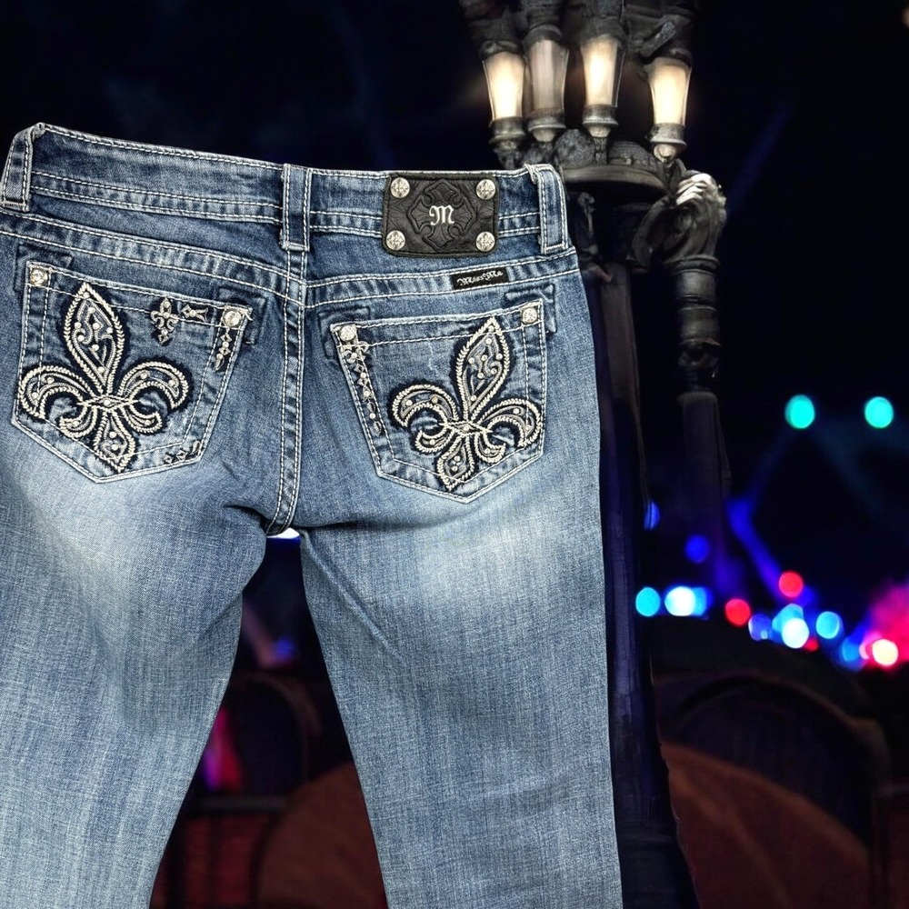 Miss Me Bootcut Jeans Women Size 27 Blue JP5647B Fleur De Lis Embellished Y2K - Picture 1 of 12